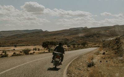 Vacances : pourquoi ne pas tenter le road-trip à moto ?
